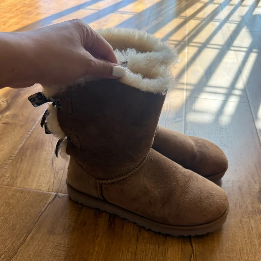 Ugg bow boots